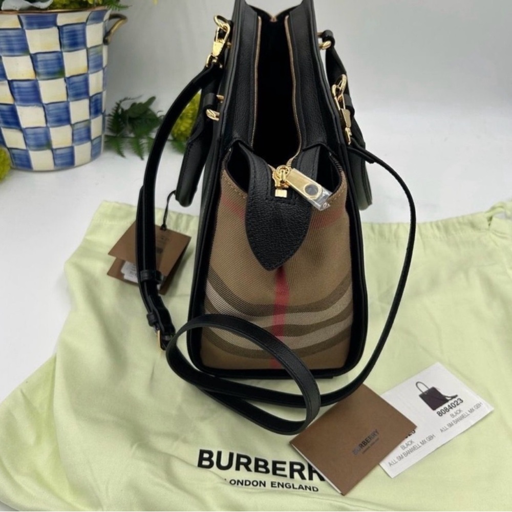 Women's Burberry Banwell classic check leather bag with detachable strap - Picture 12 of 15